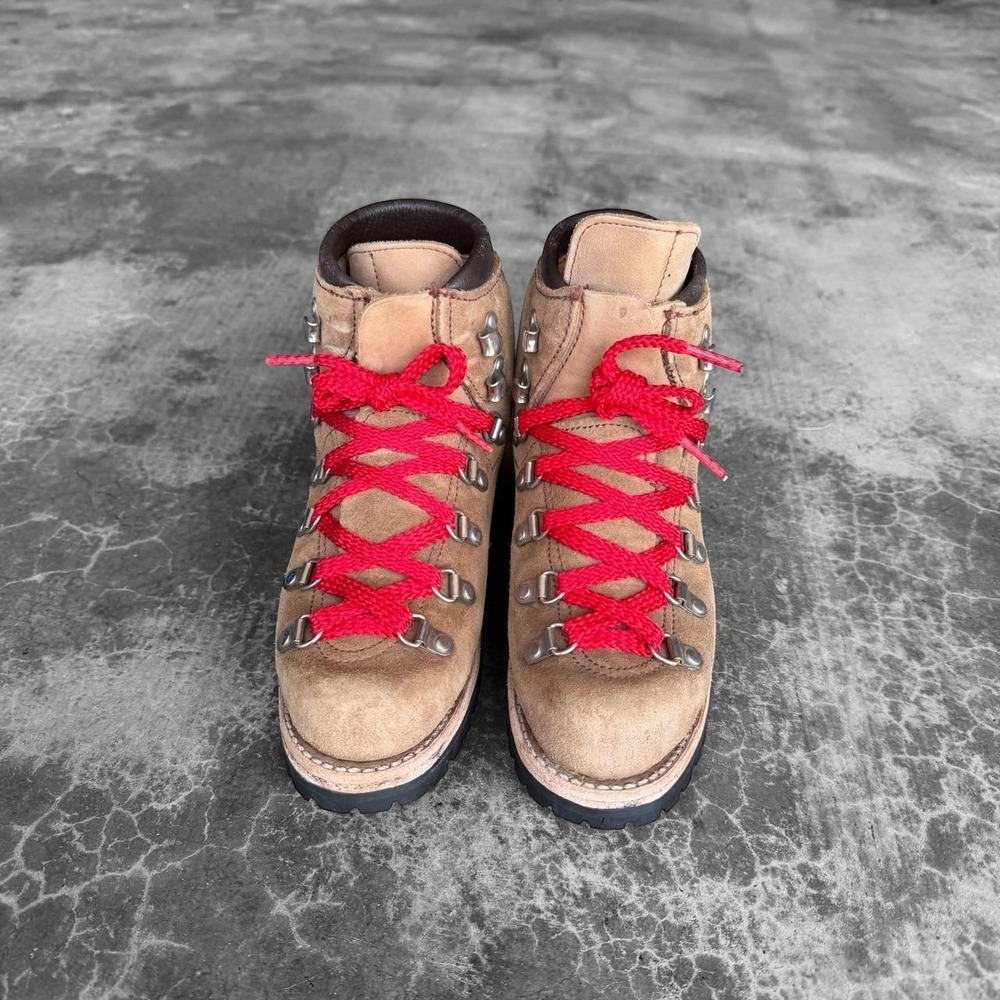 Vintage Vasque Suede leather made in Italy hiking boots women size 4.5 N
